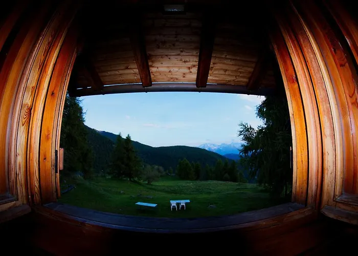 Rifugio Alpino L'ermitage Hostel