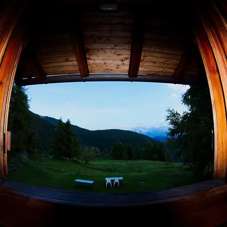 Rifugio Alpino L'ermitage Hostel